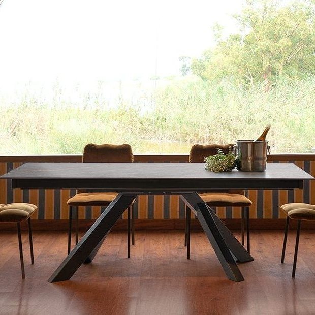 Terrassa extending dekton dining table