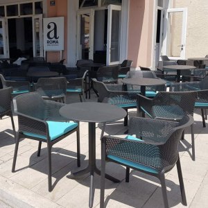 Tables & accessories