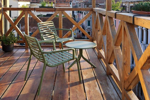 Outdoor sofas & armchairs