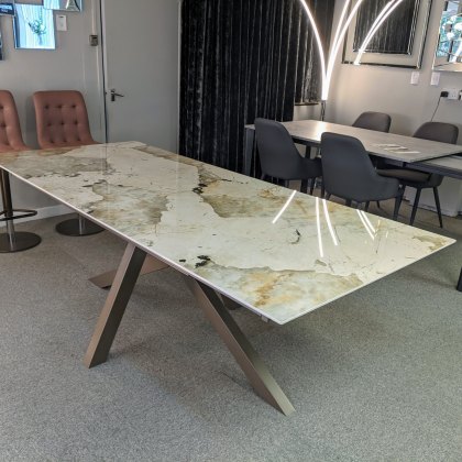 Madrid dekton dining table