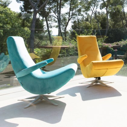 Fama Swing armchair