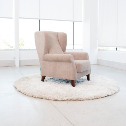 Fama Oscar armchair