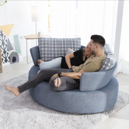 Fama Mycuore loveseat