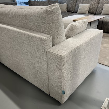 Fama Hector sofa - V low arm