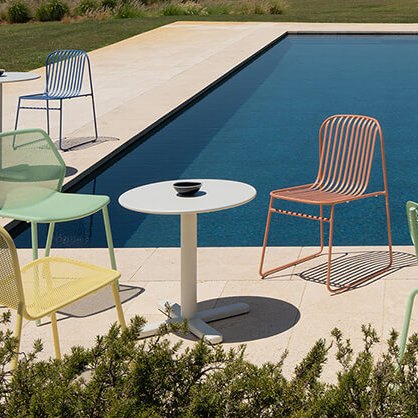 Emu Darwin folding table - round top