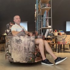 Fama Moonrise powerlift riser recliner