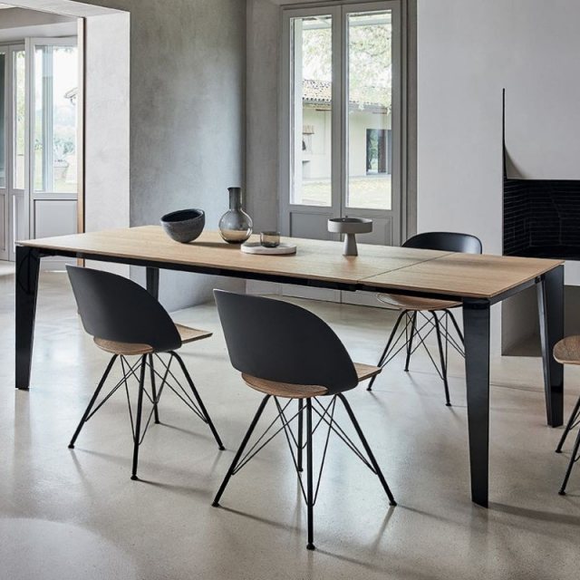 BonTempi Cruz extending dining table