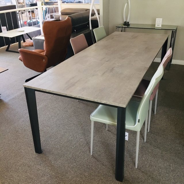 BonTempi Prisma dining table