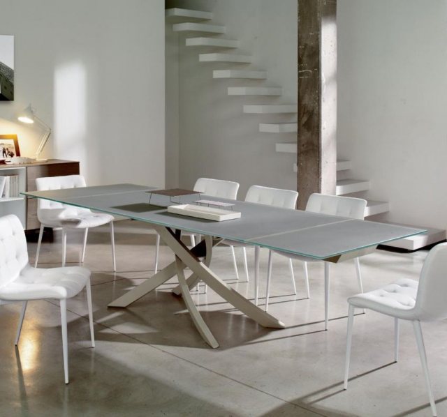 Bontempi extending anti scratch glass dining table