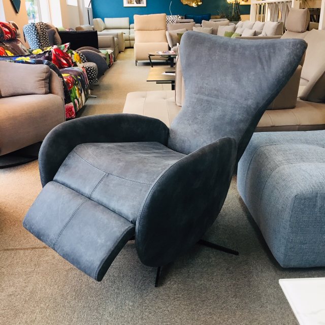 Fama Mondrian leather manual recline armchair