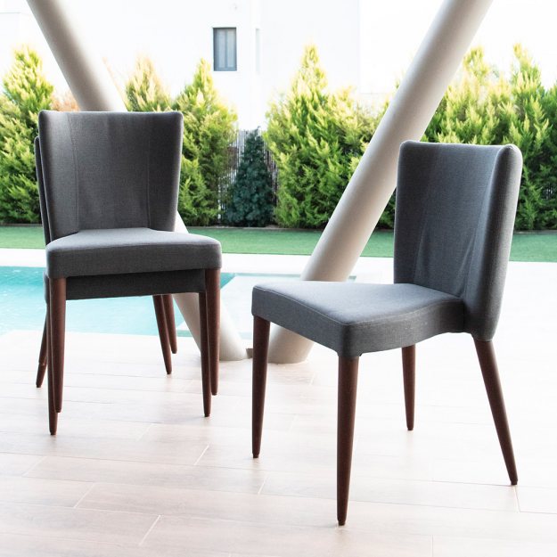 Stacking dining chair