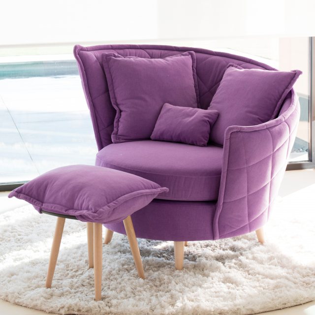 Fama Volta chair with footstool