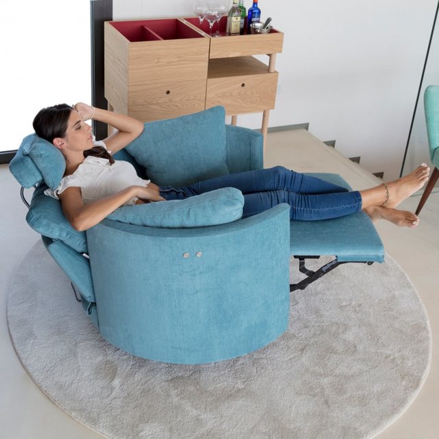 Fama Moon rise most comfortable chair