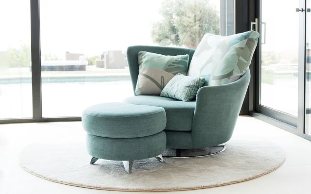 Fama Roxane right armchair