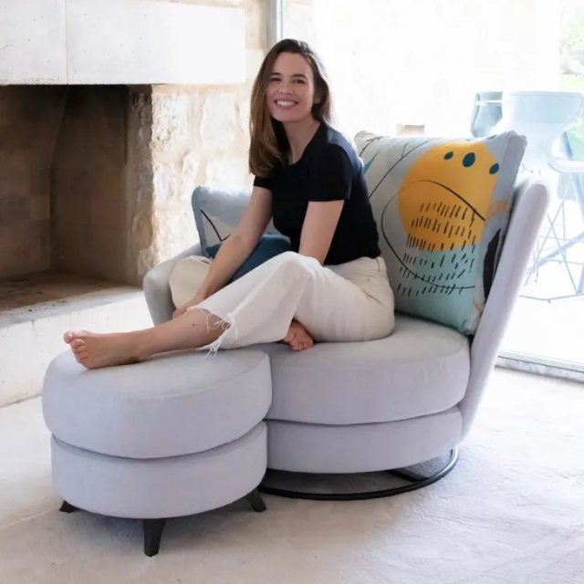 Fama Roxane high right armchair
