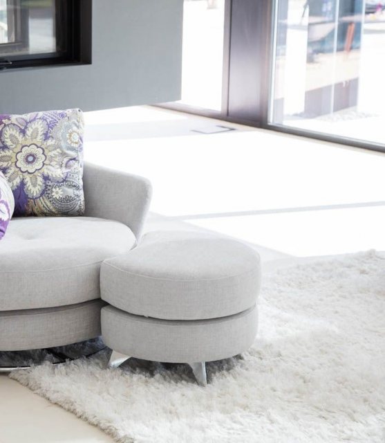 Fama Fama Roxane footstool