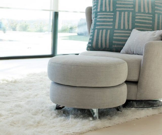 Fama Fama Roxane footstool