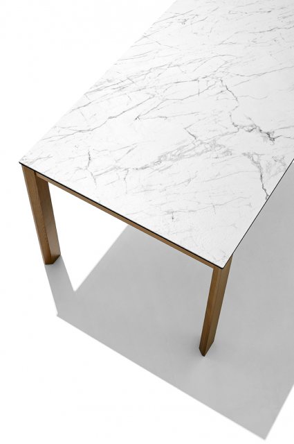 Connubia Calligaris extending Eminence table