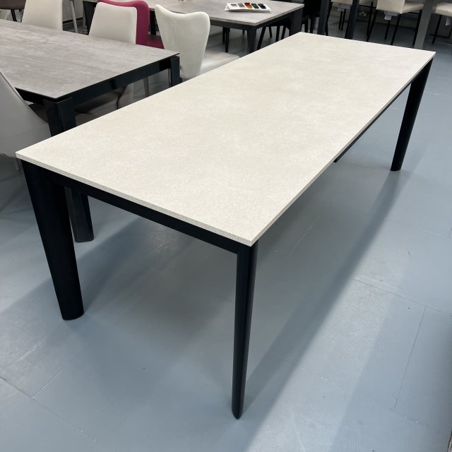 Connubia Calligaris Connubia Calligaris extending Lord table 160-220 x 90 with melamine top & ash smoke legs