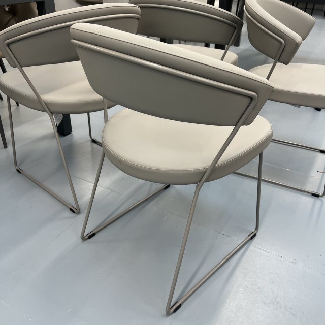 Connubia Calligaris 4 x Connubia Calligaris New York chair - CB1022 - with S0A/P176