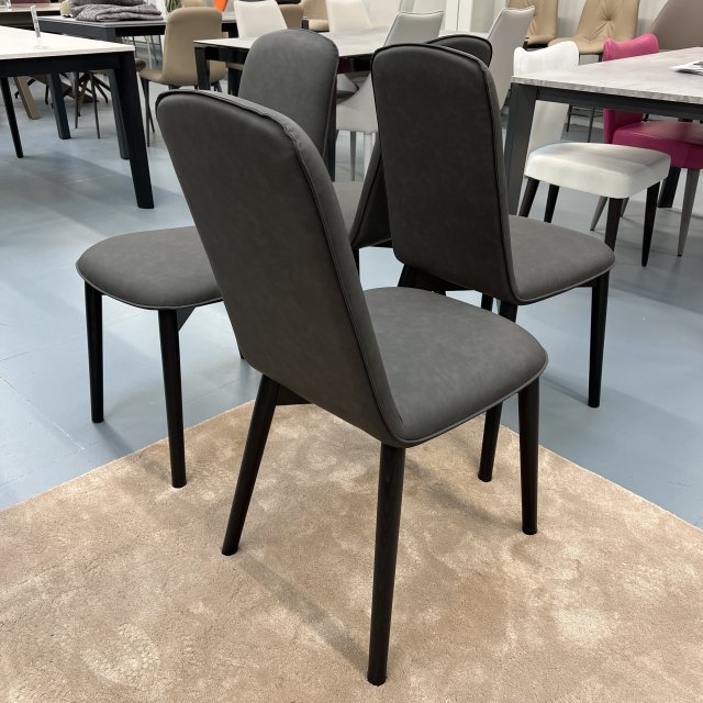 Connubia Calligaris 4 x Connubia Calligaris Riley chair - wooden leg - CB2158