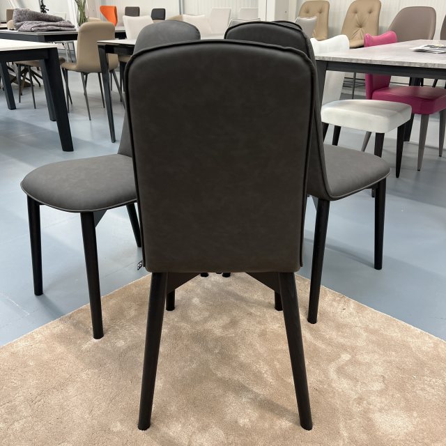 Connubia Calligaris 4 x Connubia Calligaris Riley chair - wooden leg - CB2158