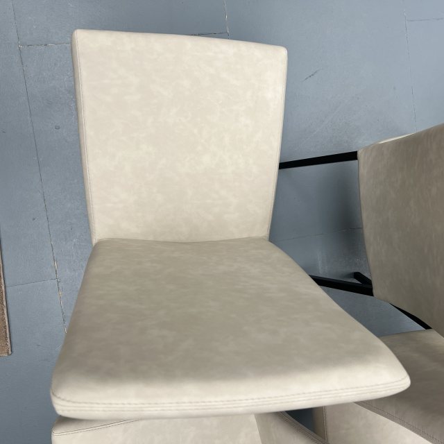 Connubia Calligaris 4 x Connubia Calligaris Garda chair - CB1525