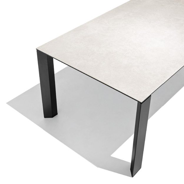 Connubia Calligaris extending Gate table