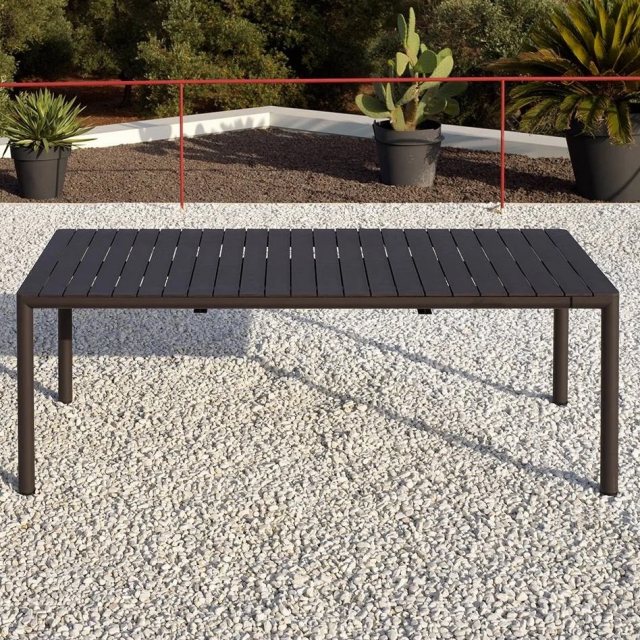 Nardi Tevere outdoor garden table with made with recycled plastic