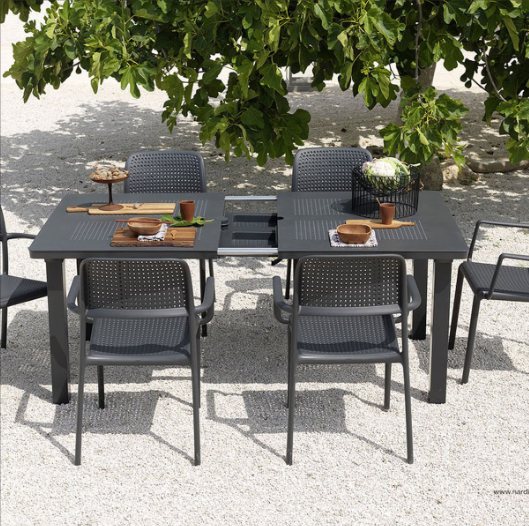 Nardi Libeccio extending dining table