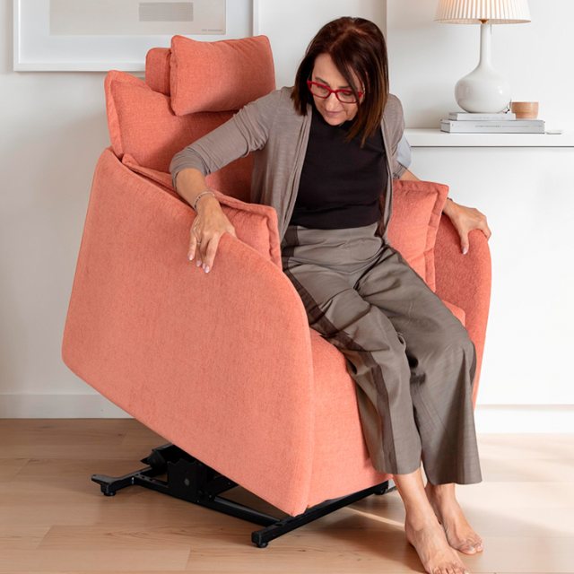 Fama Nadia powerlift riser recliner armchair