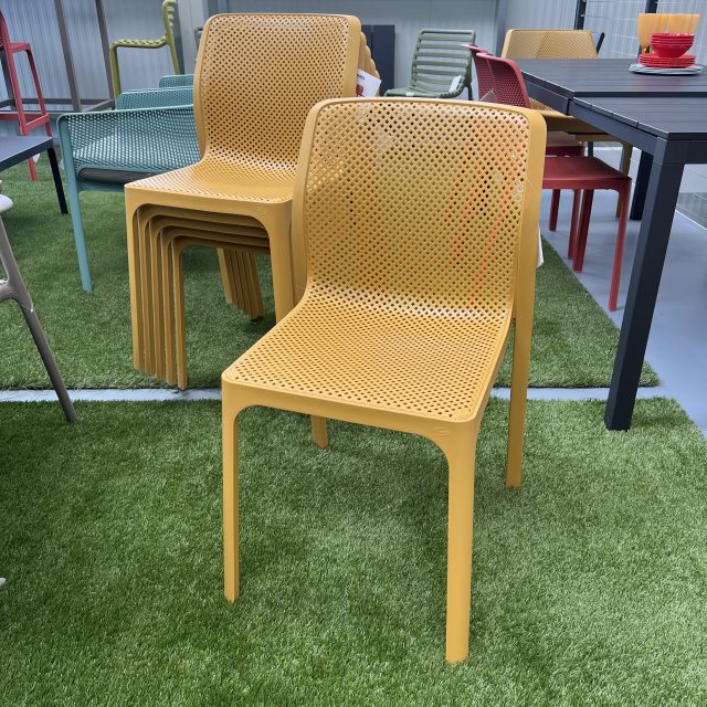 stacking outdoor dining chairs