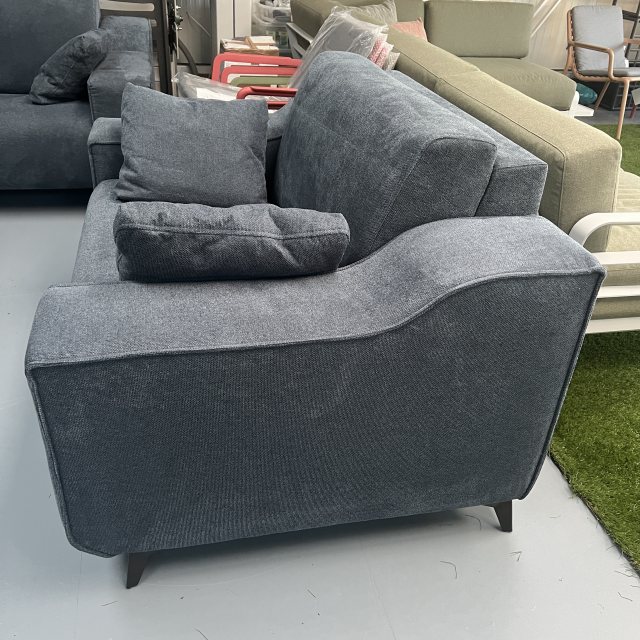 Fama Fama Atlanta armchair - covered in Lyon 47