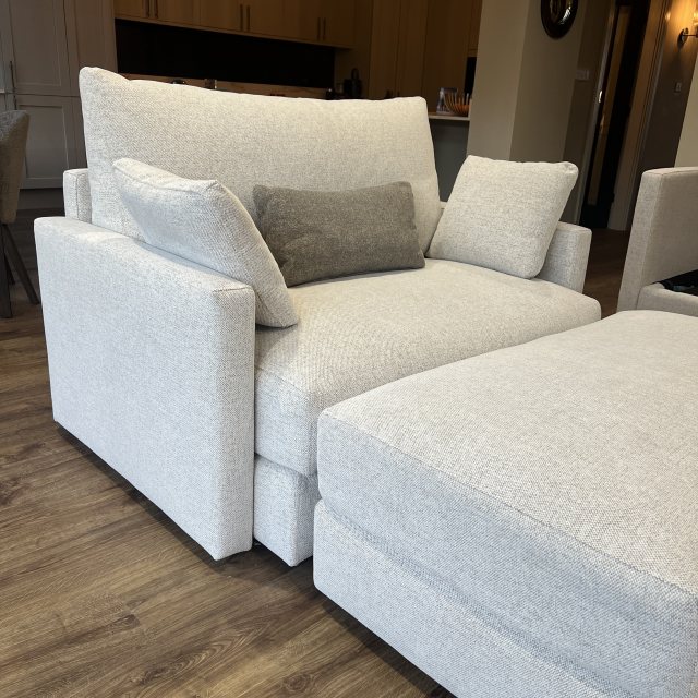 Fama Hector you&me armchair with foostool