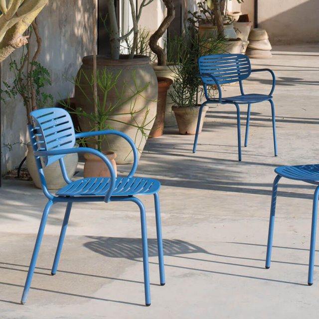 Emu Mom 640 metal outdoor strong dining armchairs