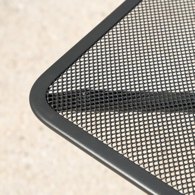 Emu Combo square table with rounded safety corners