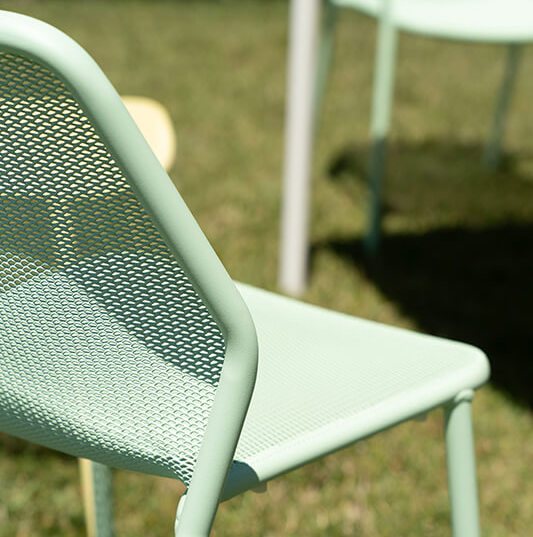Emu Darwin 521 outdoor dining chairs