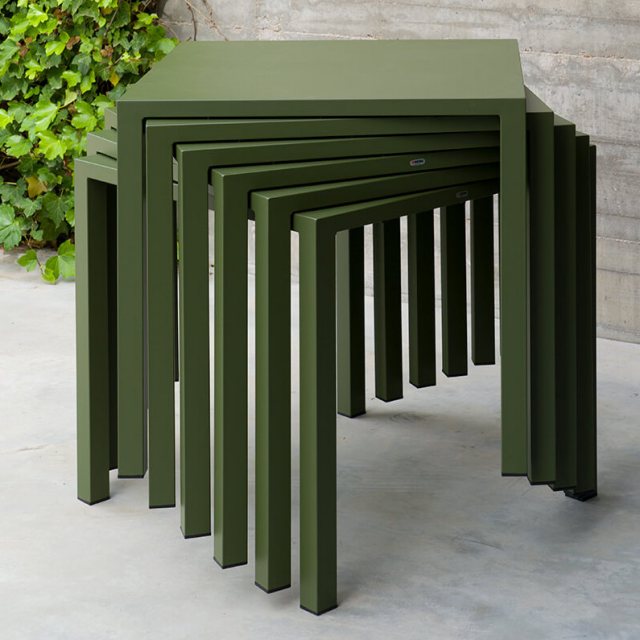 Emu Nova 858 stackable square table