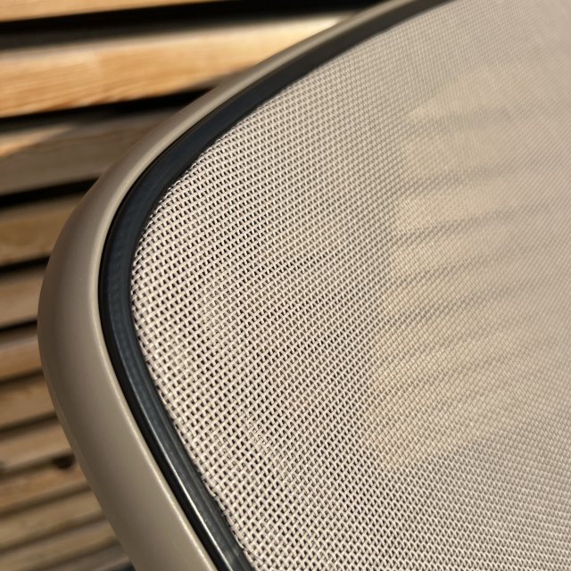 Sunloungers with mesh top