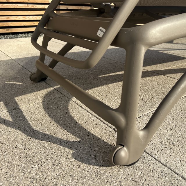 Nardi Atlantico outdoor sun loungers with wheels