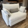 Fama snuggle chair